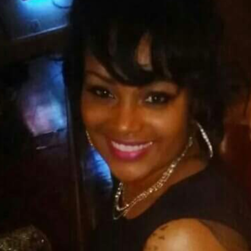 Meet your Posher, Alexia